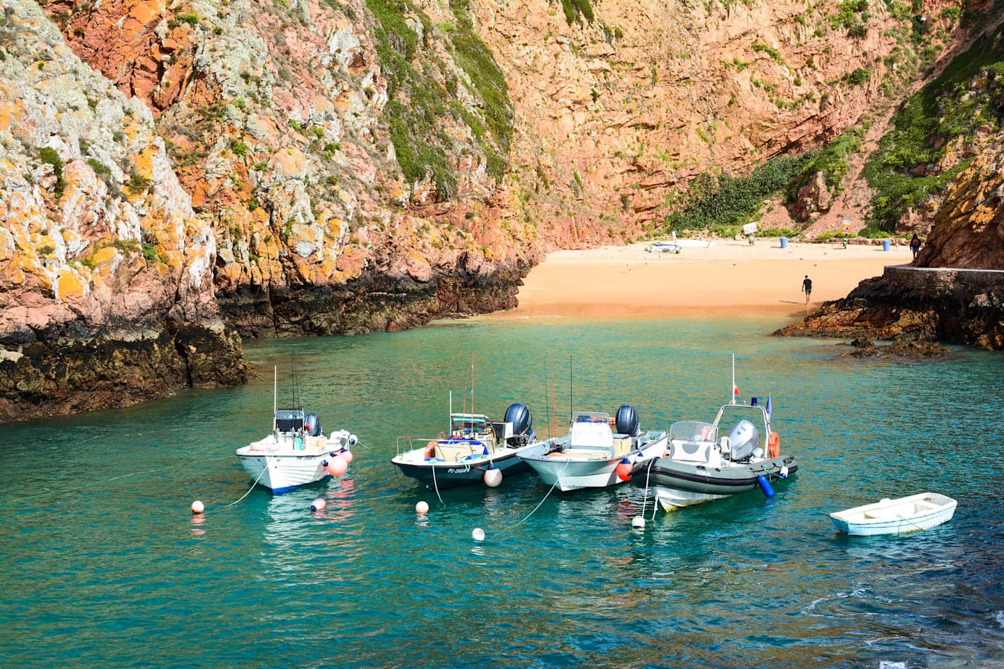 Bootsfahrt in der Reserva Natural de las Berlengas thumbnail